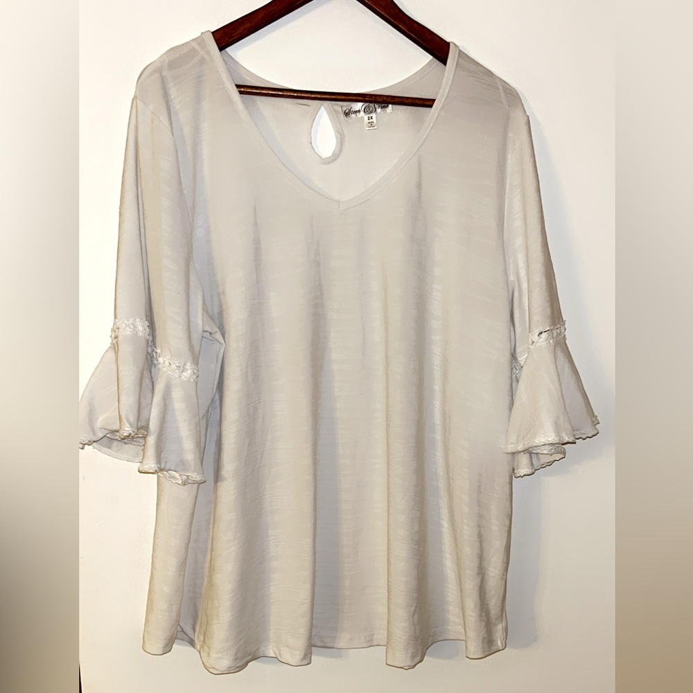 White flowy 3/4 sleeve shirt size 2x